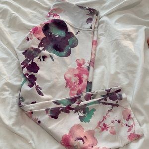 Blurred blossom wunder under crops 6